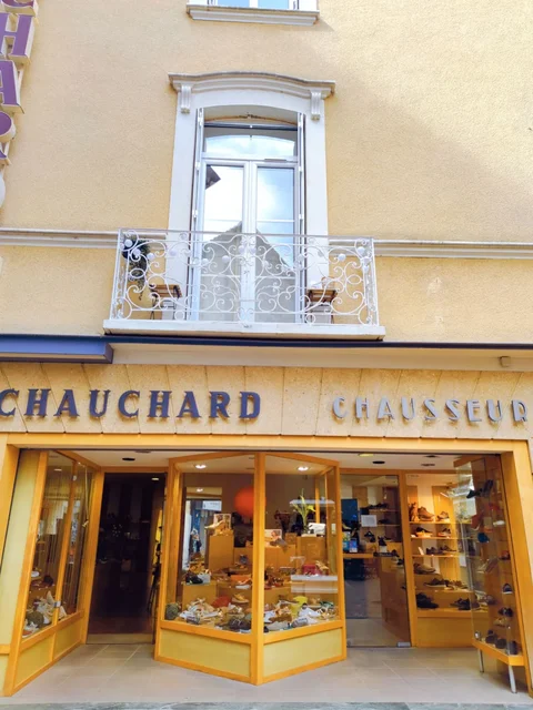 Chuachard chaussures à Millaua